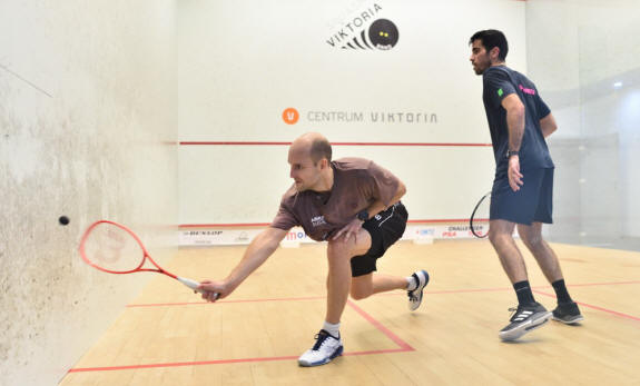 Nicolas Mueller in action against Rui Soares in Brno