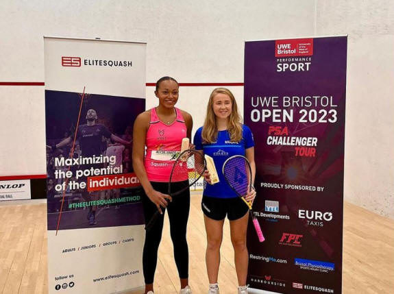 Winner Alison Thomson alongside runner-up Asia Harris at the prizegiving for the women's event in Bristol